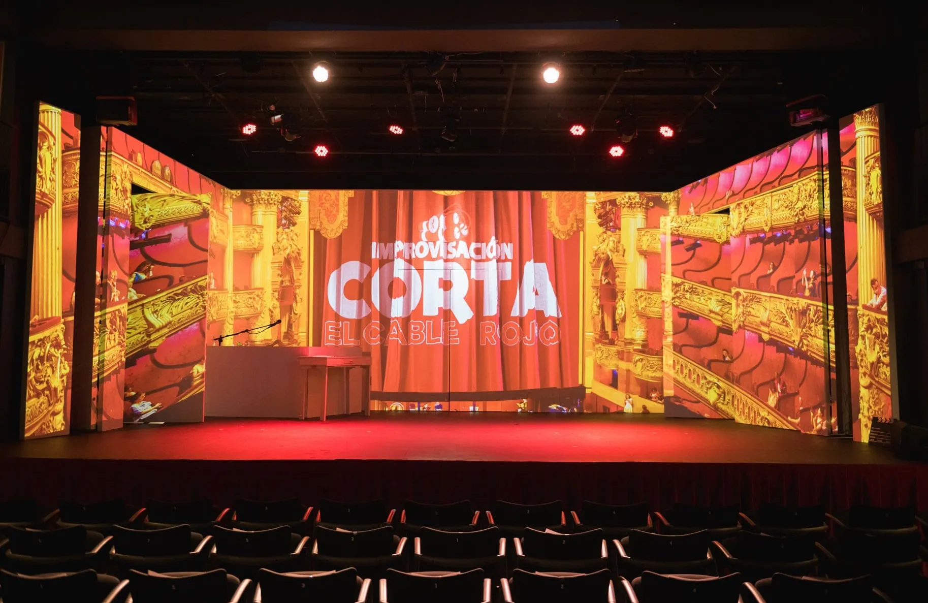 Escenario del Teatre Muntaner con pantallas LED